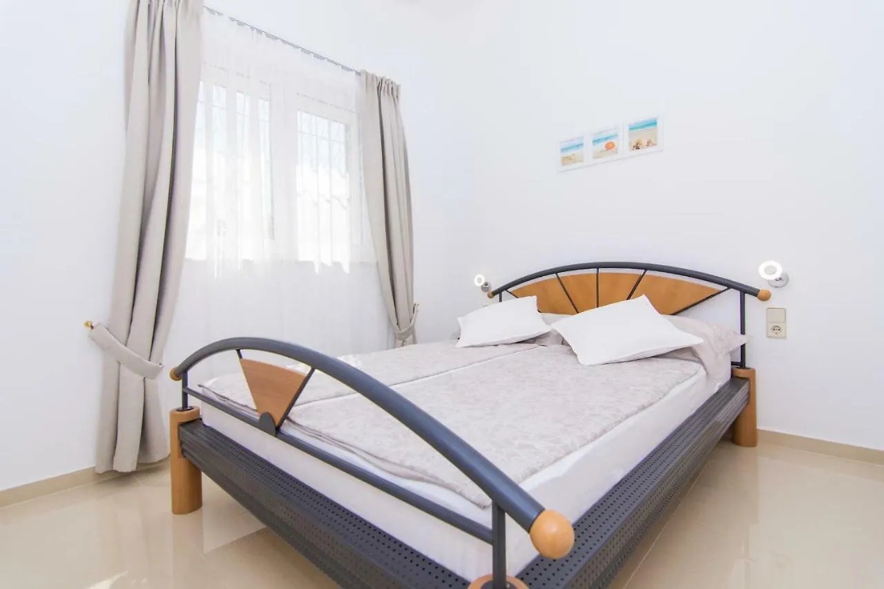 Daire Apartmani Juric Trogir