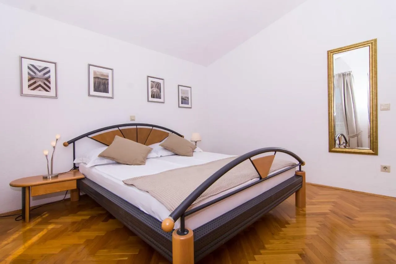 Apartmani Juric Trogir Daire