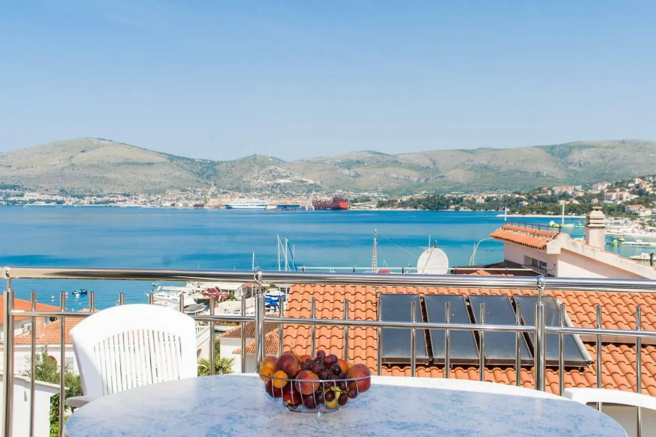Daire Apartmani Juric Trogir
