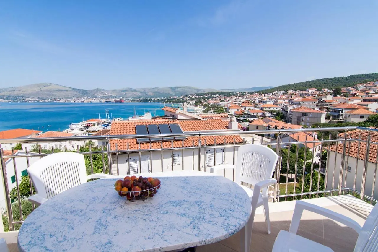 Apartmani Juric Trogir 0*,